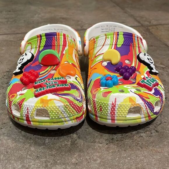 CROCS x Trix Classic Clog Shoe Unisex Size J4 and Womens 6 Limited Edition - Picture 4 of 13